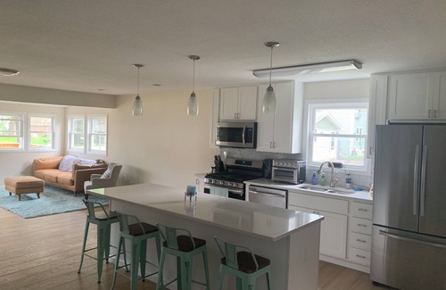 Bass Lake Cottage | Charming 2-bed cottage on Bass Lake with access to public beach and boat launch.