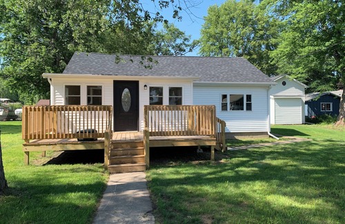 Bass Lake Cottage | Charming 2-bed cottage on Bass Lake with access to public beach and boat launch.