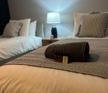 Glapthorn Apartment | Charming 2 Bed Countryside House with Free Parking