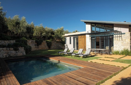 Raithby Villa | Charming 2-bed Garden Villa in the brilliant Taaibosch Collection with WiFi, AC