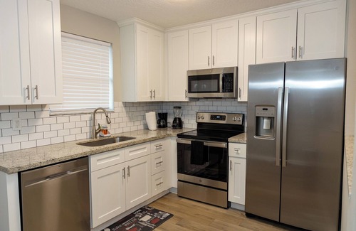 Ojus House | "Charming 2-Bedroom Home: 6 Min to Hollywood Beach"