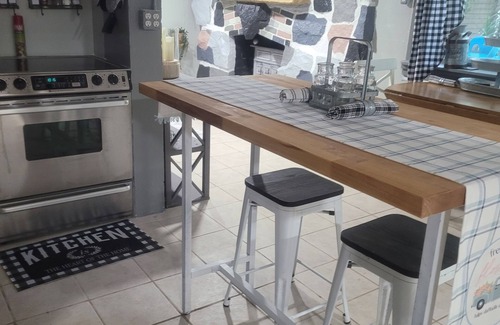 Anclote River Acres House | Charming 2-bedroom hunker bunker. great wildlife