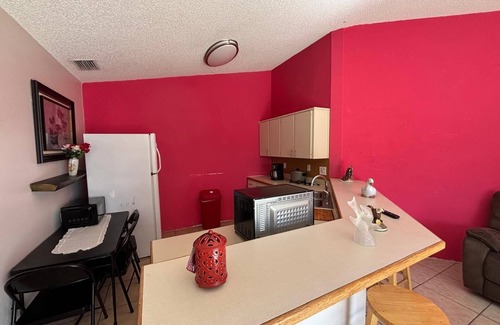 New Port Richey House | Charming 2-bedroom house with WiFi, AC in serene New Port Richey