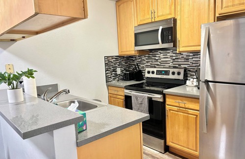 North Highlands Condo | Charming 2-bedroom condo with AC and WiFi in lovely North Highlands