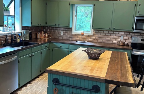 Cedar Mountain House | Charming 2-bedroom house in beautiful Cedar Mountain 4.5 miles to Pretty Place