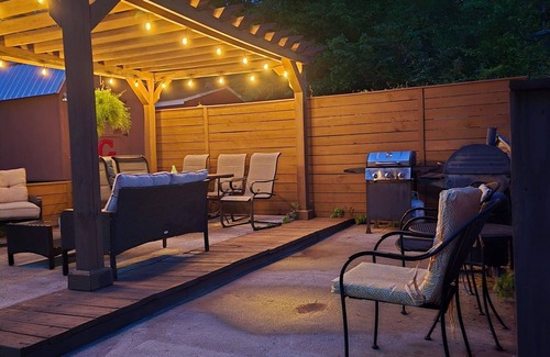 Gilbertsville Condo | Charming 2-bedroom condo 5 Minutes from Moors marina