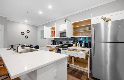 Port Wentworth Apartment | Charming 2-bedroom apartment with AC, WiFi in welcoming Port Wentworth