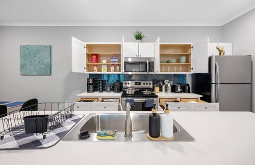 Port Wentworth Apartment | Charming 2-bedroom apartment with AC, WiFi in welcoming Port Wentworth