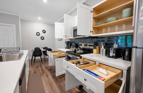 Port Wentworth Apartment | Charming 2-bedroom apartment with AC, WiFi in welcoming Port Wentworth