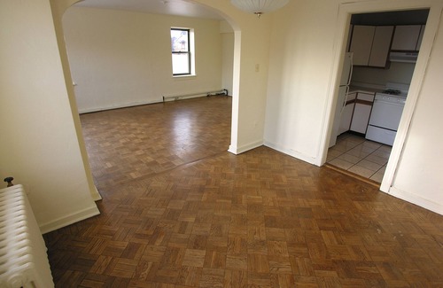 Squirrel Hill South Apartment | Charming 2-bedroom apartment in marvelous Pittsburgh with AC, WiFi