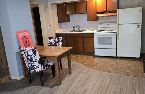 Mansfield Apartment | Charming 2-bedroom apartment with patio, AC in Mansfield close to Ink concert