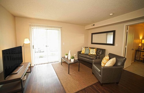 Lawrence Apartment | Charming 2-bedroom apartment with AC, fitness room in enjoyable Lawrence