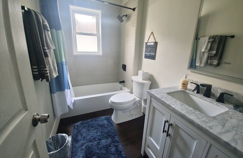 St. Louis Apartment | Charming 2-bedroom apartment in St. Louis with AC, WiFi, & in-unit laundry!