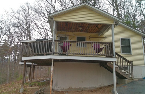 New Durham Cottage | Charming 2-bedroom cottage in New Durham with private water access with dock