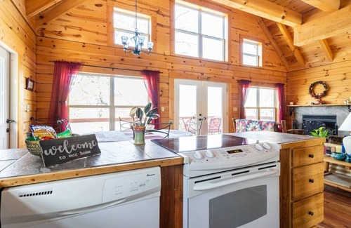 Dunlap Cabin | Charming 2-bedroom cabin with AC, WiFi on private lake in Dunlap, Tennessee