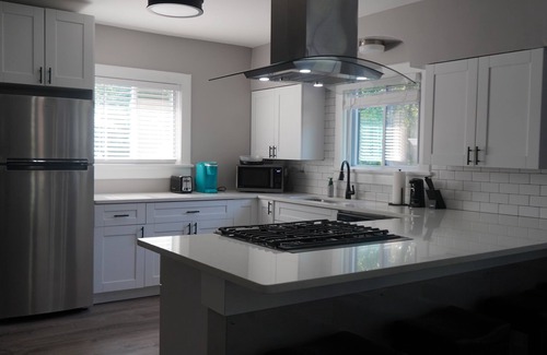 Atlanta Cottage | Charming 2-bedroom cottage with AC, WiFi in brilliant Atlanta