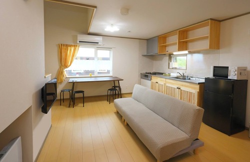 Nakafurano Cottage | Charming 2-bedroom cottage in awesome 中富良野町 with WiFi, AC