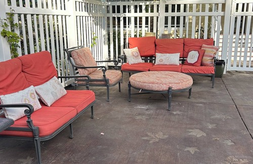 Salyer House | Charming 2-bedroom Cottage in serene Salyer; river access, beautiful views