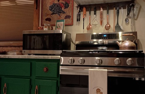 Lynn House | Charming 2-bedroom country house with AC, WiFi in Columbus