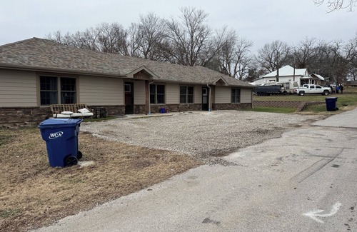 Mansfield House | Charming 2-bedroom duplex with WiFi, AC in marvelous Mansfield