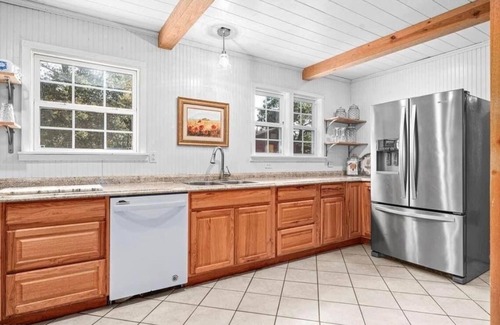 Waldron Other | Charming 2-bedroom farmhouse with WiFi, AC in gorgeous Waldron.