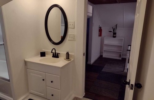 Elberton House | Charming 2-bedroom house in serene Elberton with WiFi, AC