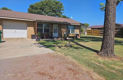Granite House | Charming 2-bedroom house in Granite nestled at the foot of the Quartz Mountains