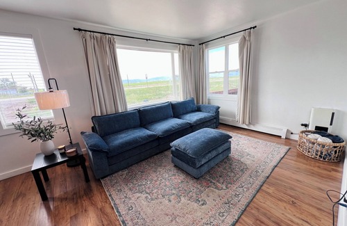 Center House | Charming 2-bedroom house in awesome Center with WiFi