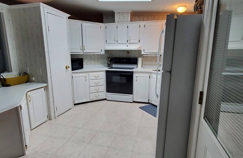 Englewood South House | Charming 2-bedroom mobile home community in Lemon Bay Isles, Englewood