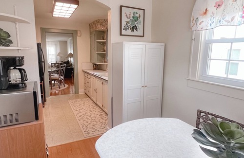 Kokomo House | Charming 2 bedroom one bath home close to Highland Park!