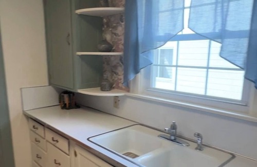 Kokomo House | Charming 2 bedroom one bath home close to Highland Park!