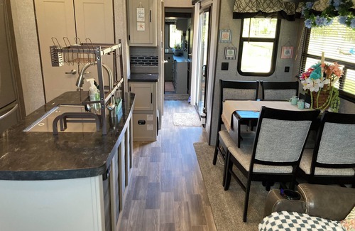 Fairhope House | Charming 2-bedroom RV with WiFi and AC in peaceful Silverhill Alabama
