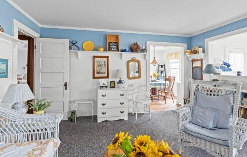 Twin Lake House | Charming 2-Bedroom Strong Cottage in Twin Lake, MI