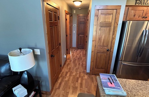 Spirit Lake Cabin | Charming 2-bedroom w/loft cabin with AC, WiFi in serene Arnolds Park/Bridges Bay