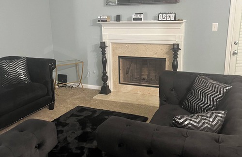 Riverdale House | Charming 2-bedroom townhome in College Park with AC, WiFi