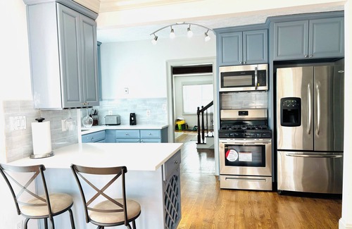 College Park House | Charming 2-bedroom house in College Park with WiFi and AC, near the Airport.