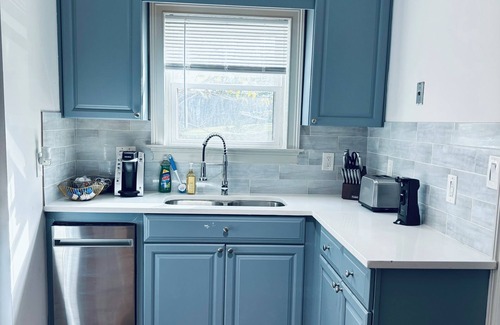 College Park House | Charming 2-bedroom house in College Park with WiFi and AC, near the Airport.