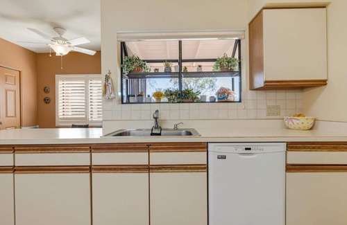 Colonia De Los Alamos House | Charming 2-bedroom house in welcoming Green Valley with WiFi, AC