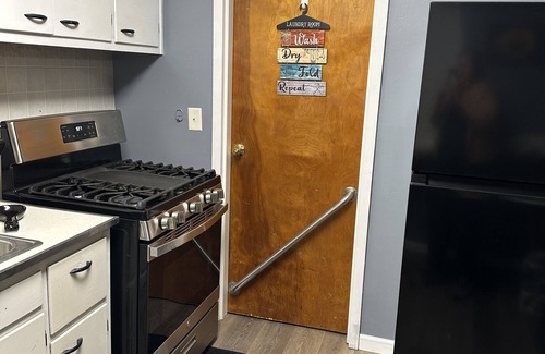 West Newton House | Charming 2-bedroom house in brilliant Indianapolis with AC, WiFi