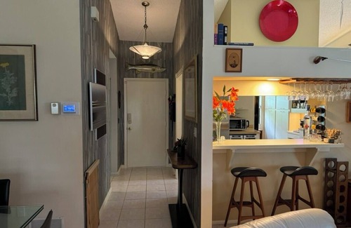 Bayou Oaks Villa | Charming 2-bedroom villa with AC and WiFi in Sarasota