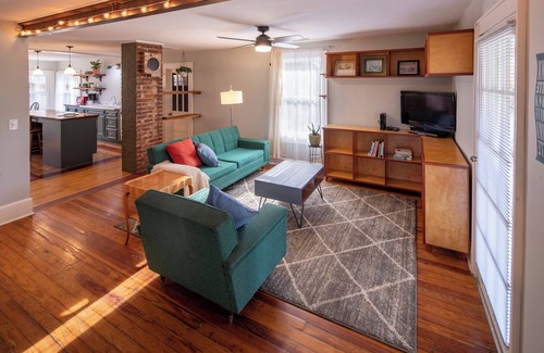 Knoxville Cottage | Charming 2bd/2ba cottage close to Downtown and the Smokies
