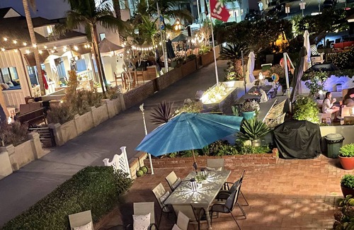 Hermosa Beach Cottage | Charming 2bd,2ba beach cottage steps from the sand