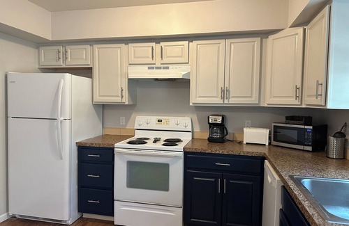 St. Robert House | Charming 2BDR: 5 Min to Fort Leonard Wood