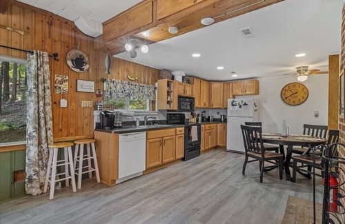 Steele Creek Cottage | Charming 2BR/1BA Lakefront Cottage w/Private Beach and Dock