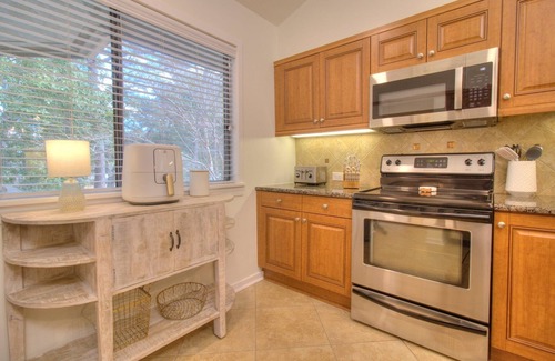 Arcadian Shores Condo | Charming 2BR 2BA Condo - Richmond Park at Kingston Plantation - Private Balcony, Pools
