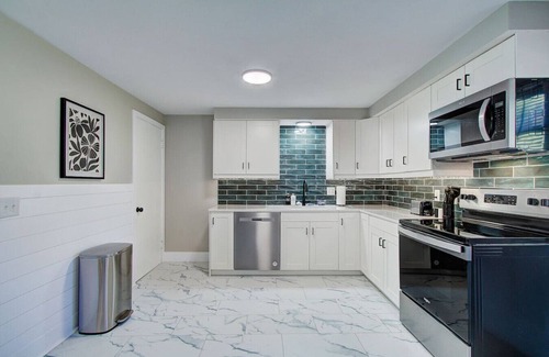 North Canton Apartment | Charming 2BR Apt | Close to Local Attractions