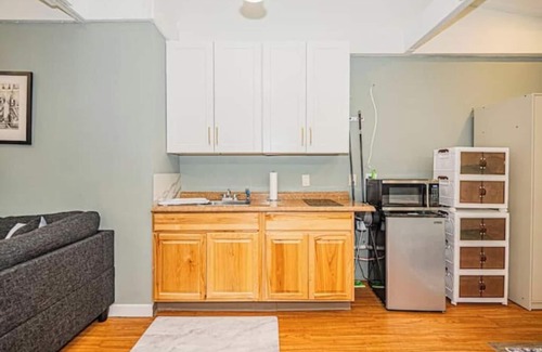 Brookland House | Charming 2BR Hideaway & comfortable Stay in NE DC!