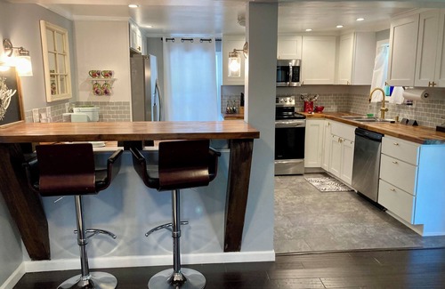 Grand Rivers House | Charming 2BR near Lake Barkley – fully equipped and ready for your stay!