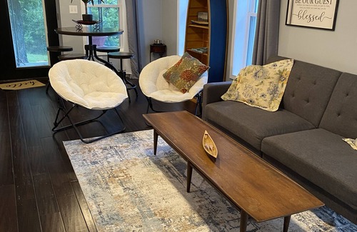 Grand Rivers House | Charming 2BR near Lake Barkley – fully equipped and ready for your stay!