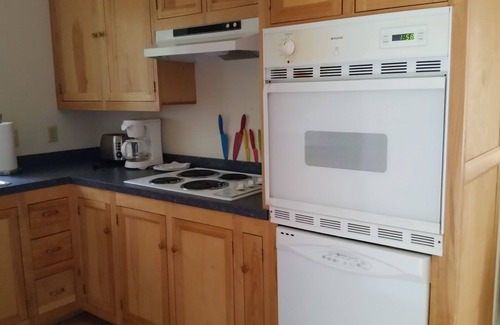 Seawall House | Charming, 2BR Oceanfront cottage with stunning views.